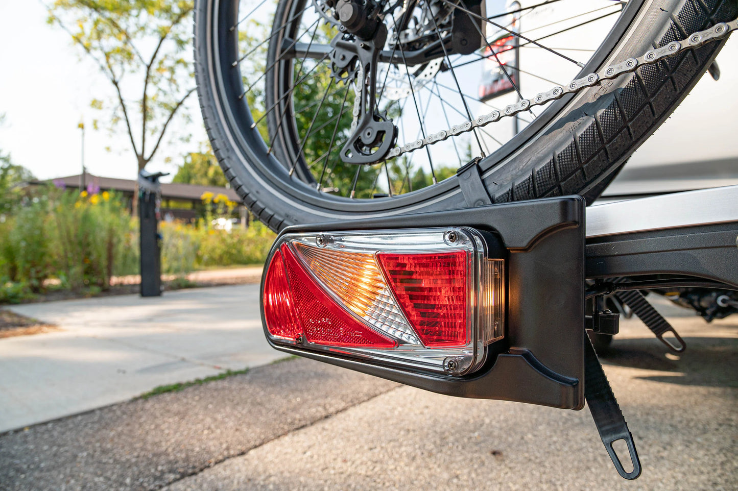 Saris Door County 2-Bike Motorized Hitch Rack, Electric Lift, Easy Tilt & Electric Rear Lights