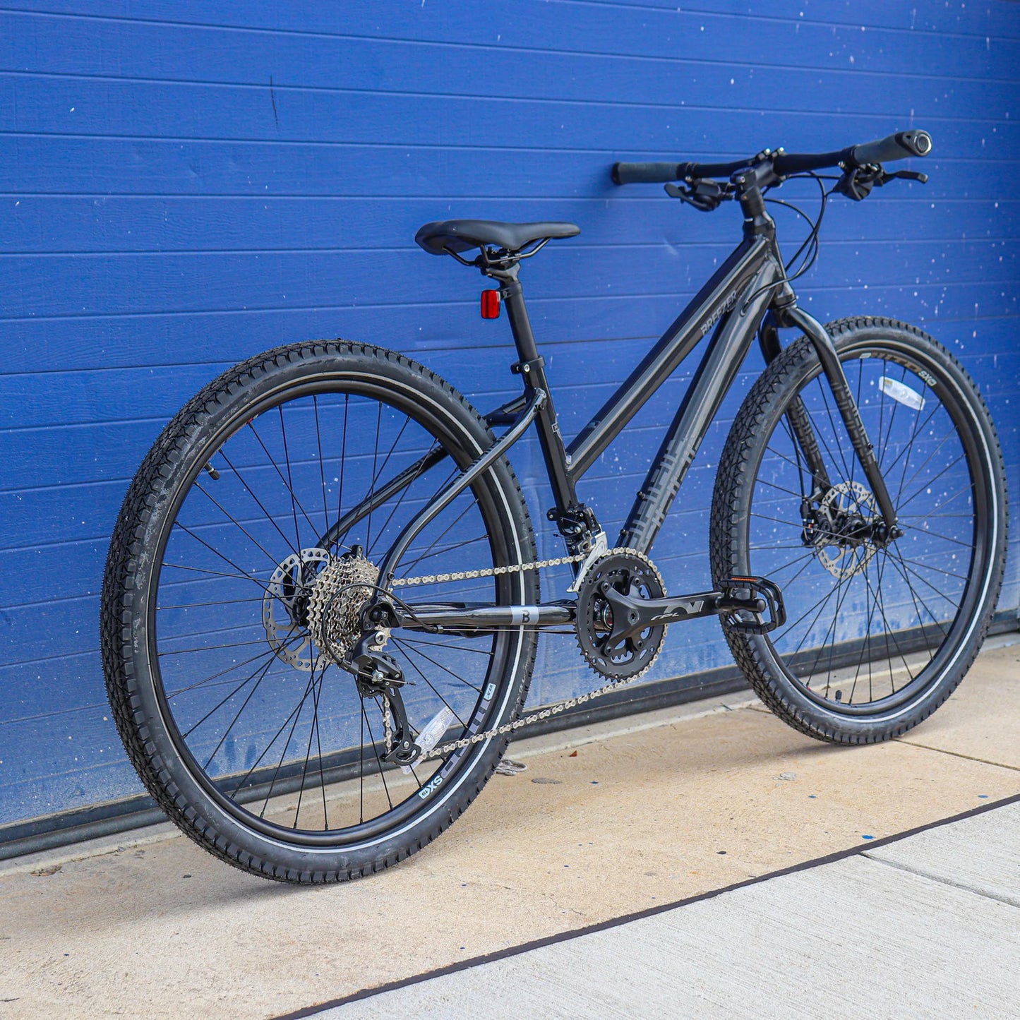 Breezer Midtown 1.5 ST Hybrid Bicycle