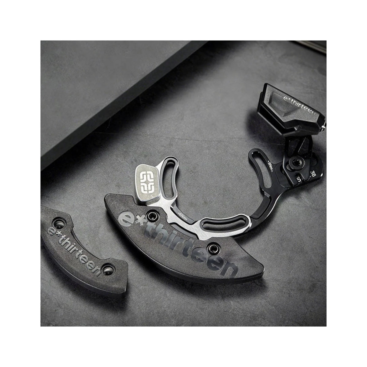 e*thirteen Vario Enduro Chainguide - 28-36t, Black (Chain Retention and Bashguards) – detail angle