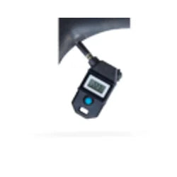 Pro Tool Digital Pressure Checker - Presta & Schrader Valves (Pressure Gauge) – close-up detail