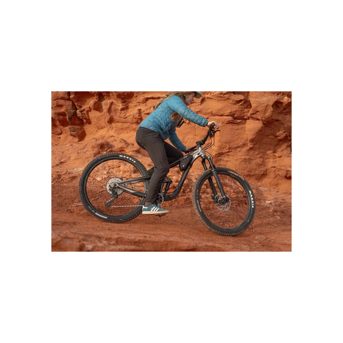 Revelate Designs Nook Frame Bag - Black (Bicycle Bags & Panniers) – detail angle (view 7 of 7)