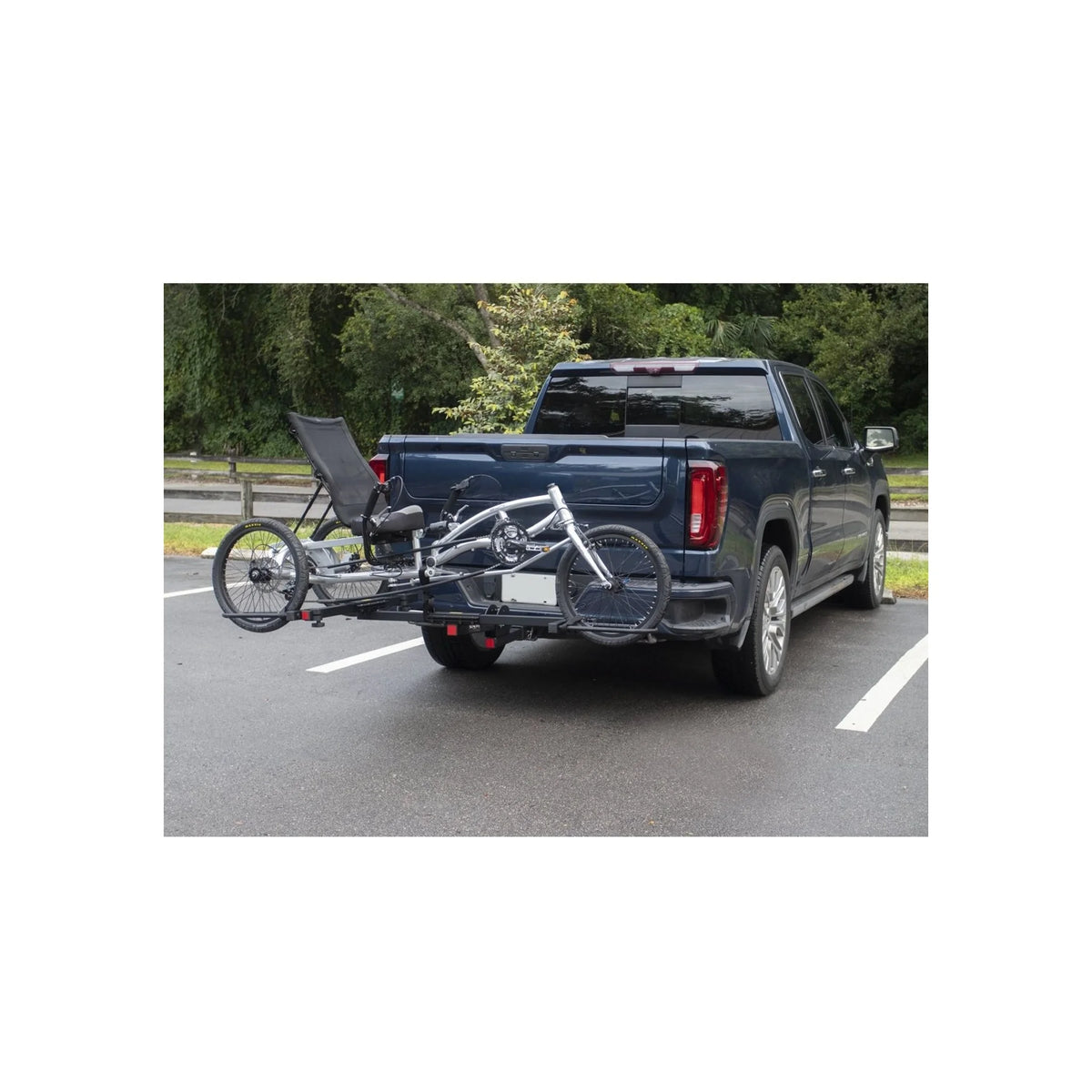 Sunlite HRT-100 2in Trike Receiver Tray Rack (Vehicle Bicycle Racks) – studio photo